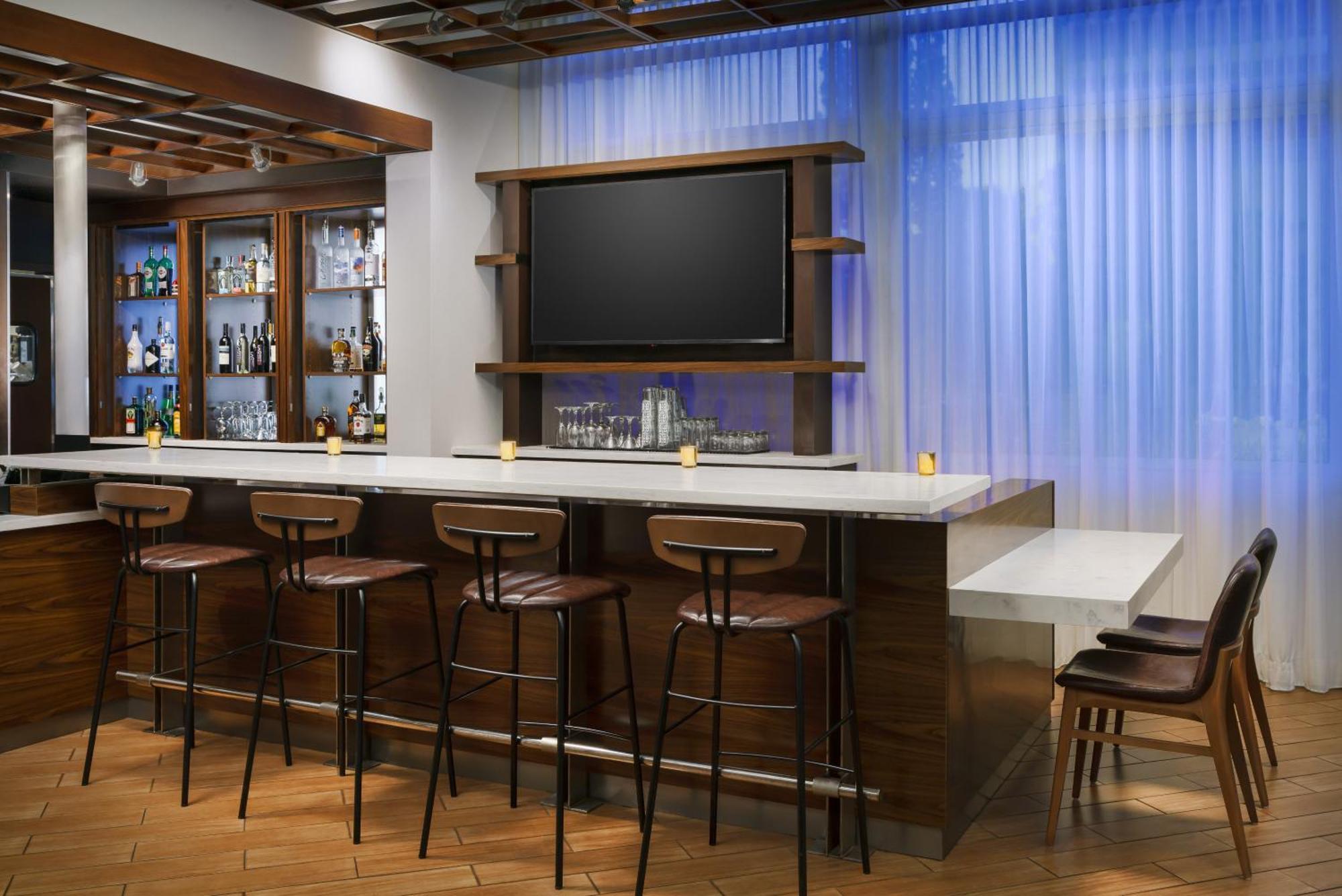 Courtyard By Marriott Los Angeles Woodland Hills Exterior photo